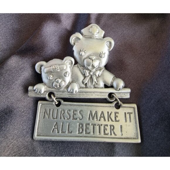 Vintage Nurses Make It All Better JJ Signed Nurse Hospital Teddy Brooch Silver T - Picture 3 of 5